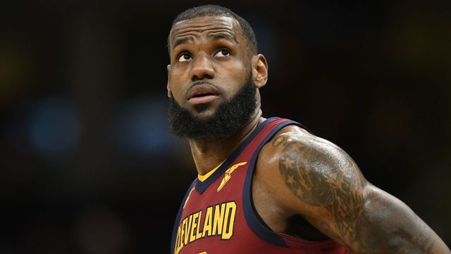 LeBron averages triple-double for calendar month for 1st time in career