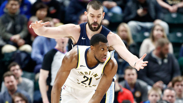 INDIANAPOLIS, IN - JANUARY 31: Marc Gasol #33 of the Memphis Grizzlies defends Thaddeus Young #21 the Indiana Pacers during the game at Bankers Life Fieldhouse on January 31, 2018 in Indianapolis, Indiana.
