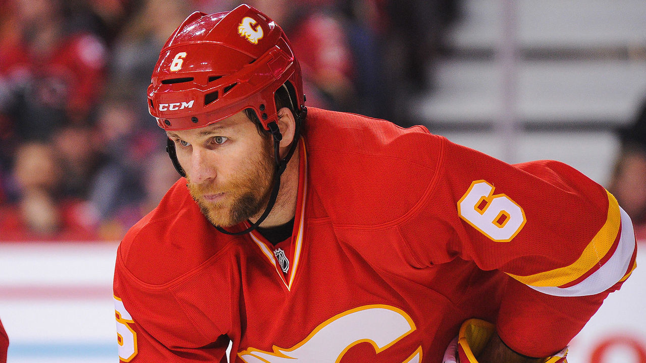 CALGARY, AB - DECEMBER 10: Dennis Wideman #6 of the Calgary Flames in action against the Winnipeg Jets during an NHL game at Scotiabank Saddledome on December 10, 2016 in Calgary, Alberta, Canada.