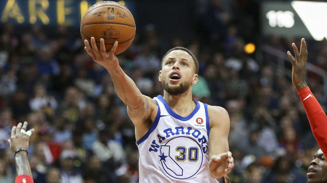 Curry becomes 1st player to make 200 3-pointers in 6 straight seasons