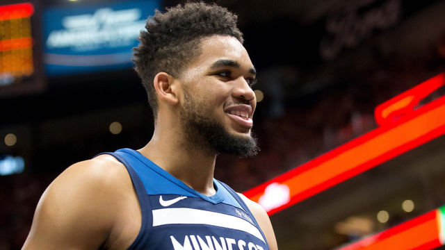 Towns signs reported 5-year, $190M extension with Timberwolves