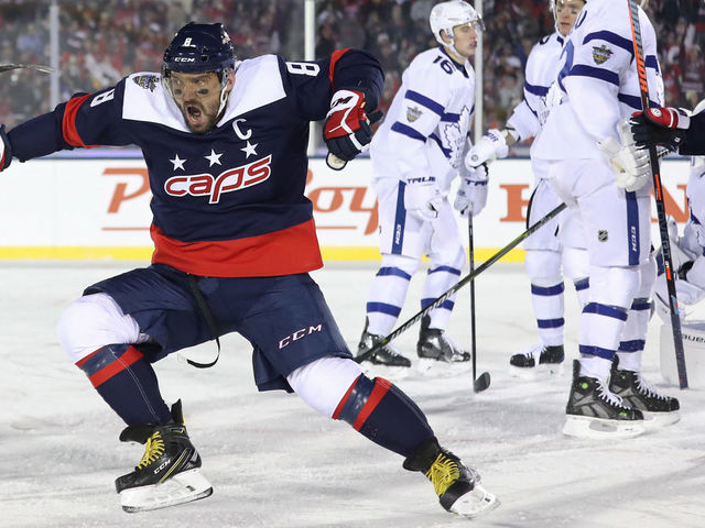 Capitals score 5 goals to chase Maple Leafs' Andersen