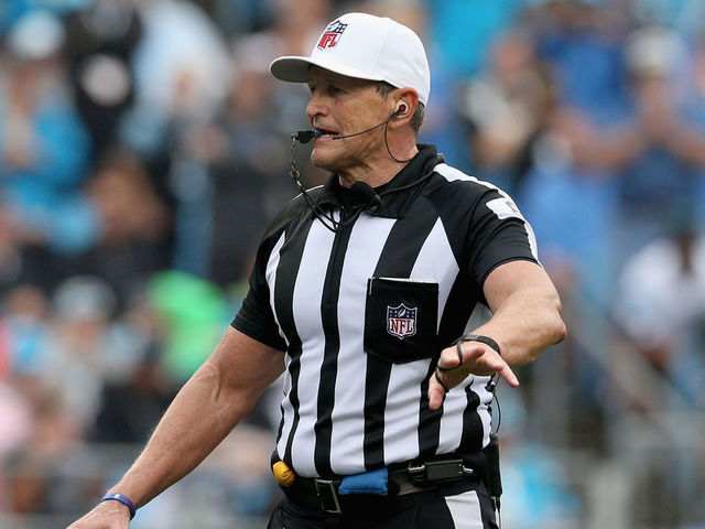 Longtime referees Ed Hochuli and Jeff Triplette retire from the NFL - Field  Gulls