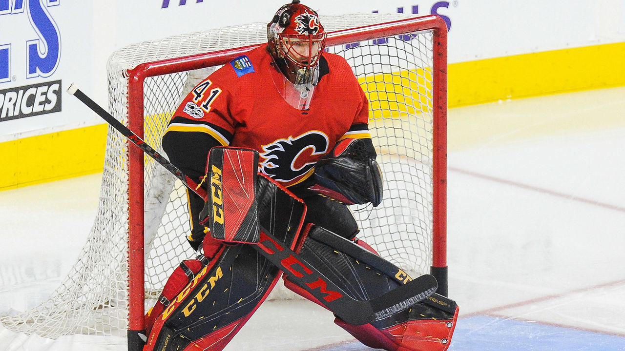 CALGARY, AB - OCTOBER 7: Mike Smith #41 of the Calgary Flames in action against the Winnipeg Jets during an NHL game at Scotiabank Saddledome on October 7, 2017 in Calgary, Alberta, Canada.