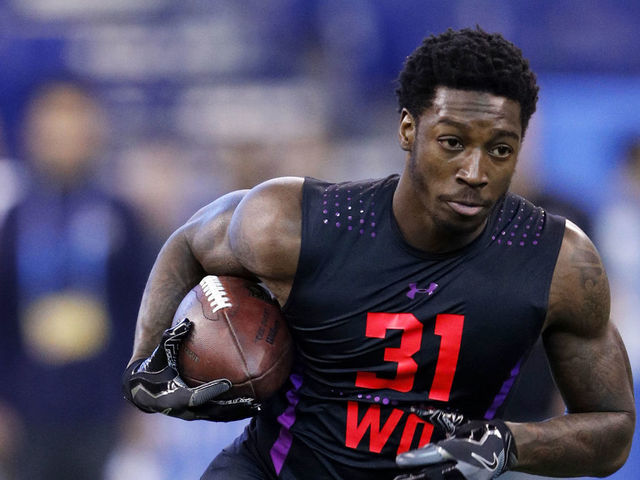 INDIANAPOLIS, IN - MARCH 03: Alabama wide receiver Calvin Ridley in action during the NFL Combine at Lucas Oil Stadium on March 3, 2018 in Indianapolis, Indiana.