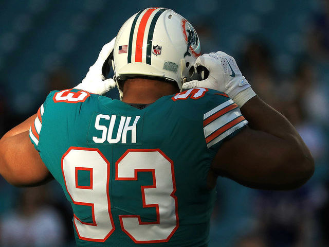MIAMI GARDENS, FL - DECEMBER 31: Ndamukong Suh #93 of the Miami Dolphins during pregame against the Buffalo Bills at Hard Rock Stadium on December 31, 2017 in Miami Gardens, Florida.