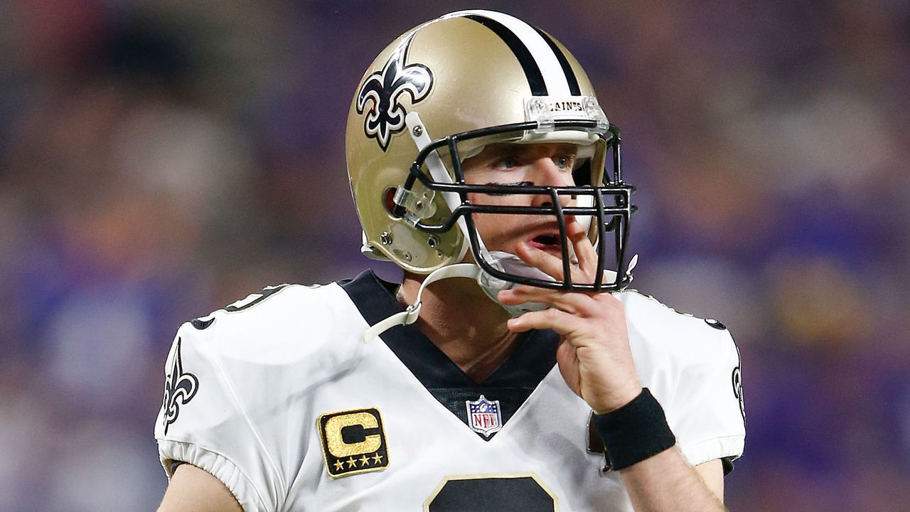 MINNEAPOLIS, MN - JANUARY 14: Drew Brees #9 of the New Orleans Saints looks on against the Minnesota Vikings during the first half of the NFC Divisional Playoff game at U.S. Bank Stadium on January 14, 2018 in Minneapolis, Minnesota.