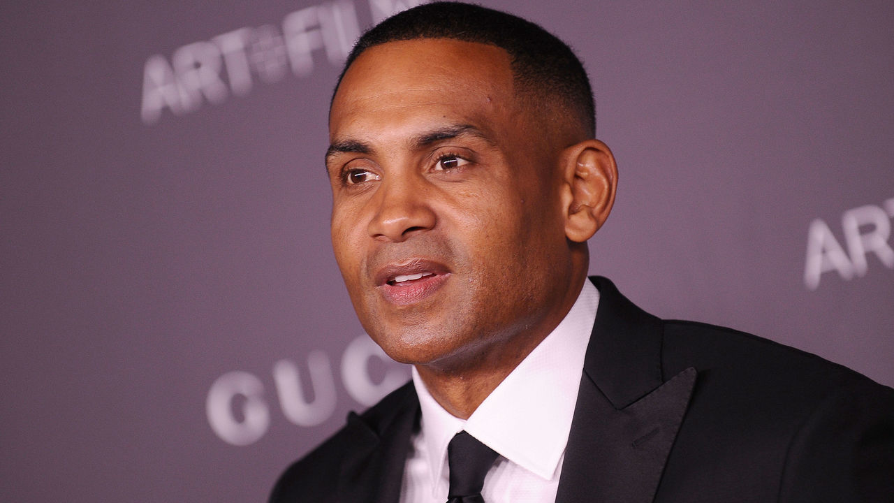 LOS ANGELES, CA - NOVEMBER 04: Former NBA player Grant Hill attends the 2017 LACMA Art + Film gala at LACMA on November 4, 2017 in Los Angeles, California.
