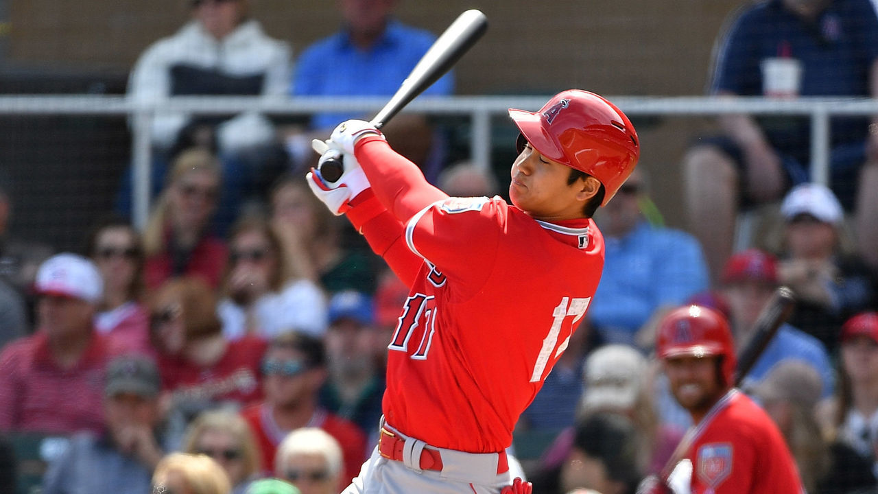 SCOTTSDALE, AZ - MARCH 06: Shohei Ohtani #17 of the Los Angeles Angels swings at a pitch in the second inning of the spring training game against the Arizona Diamondbacks at Salt River Fields at Talking Stick on March 6, 2018 in Scottsdale, Arizona.