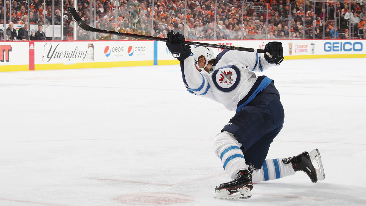 PHILADELPHIA, PA - MARCH 10: Patrik Laine #29 of the Winnipeg Jets scores his 40th goal of the season during the third period against the Philadelphia Flyers at the Wells Fargo Center on March 10, 2018 in Philadelphia, Pennsylvania. The Flyers defeated the Jets 2-1.