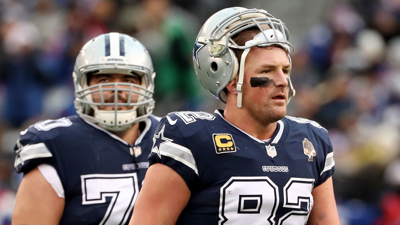 EAST RUTHERFORD, NEW JERSEY - DECEMBER 10: Jason Witten #82 of the Dallas Cowboys looks on against the New York Giants during the second half in the game at MetLife Stadium on December 10, 2017 in East Rutherford, New Jersey.