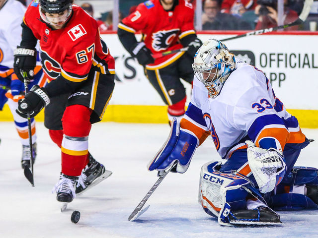 Islanders give up 50-plus shots for 6th time this season in slump-busting win