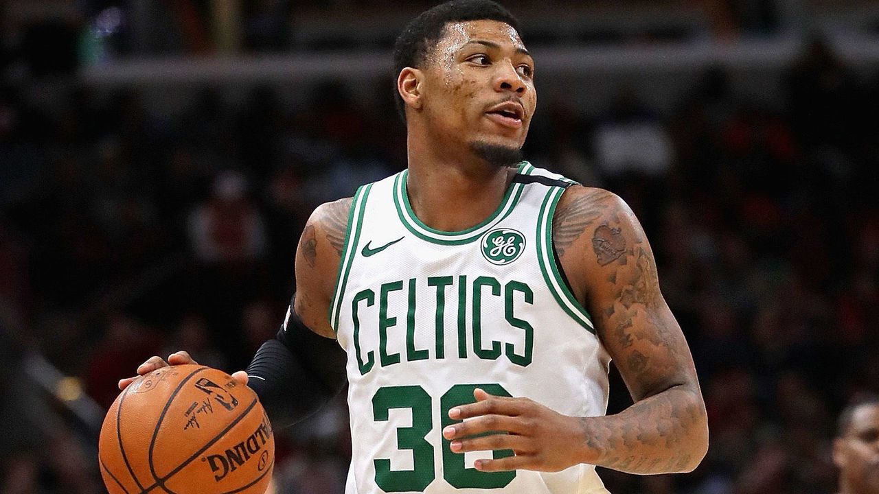 CHICAGO, IL - MARCH 05: Marcus Smart #36 of the Boston Celtics brings the ball up the court against the Chicago Bulls at the United Center on March 5, 2018 in Chicago, Illinois. The Celtics defeated the Bulls 105-89.