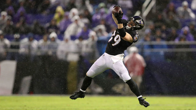 BALTIMORE, MD - DECEMBER 23: Running Back Danny Woodhead #39 of the Baltimore Ravens catches the ball in the fourth quarter against the Indianapolis Colts at M&T Bank Stadium on December 23, 2017 in Baltimore, Maryland.