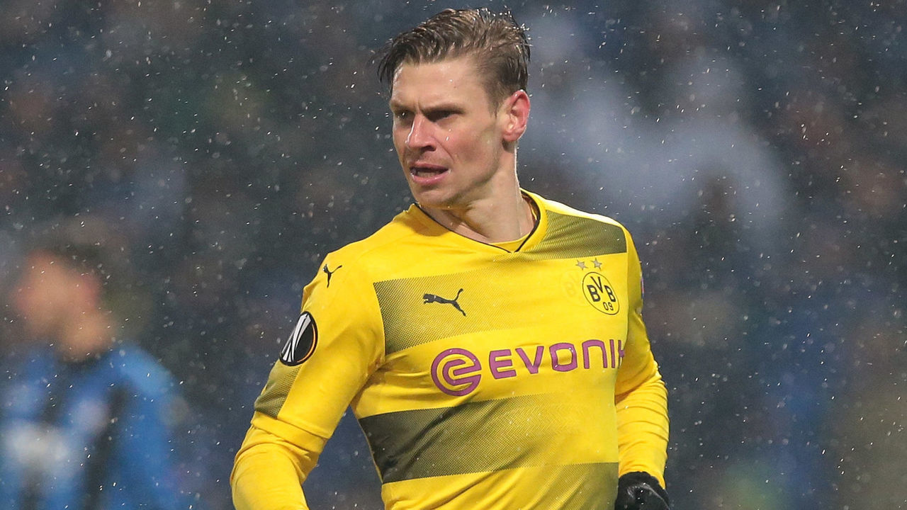 REGGIO NELL'EMILIA, ITALY - FEBRUARY 22: Lukasz Piszczek of Borussia Dortmund in action during UEFA Europa League Round of 32 match between Atalanta and Borussia Dortmund at the Mapei Stadium - Citta' del Tricolore on February 22, 2018 in Reggio nell'Emilia, Italy.