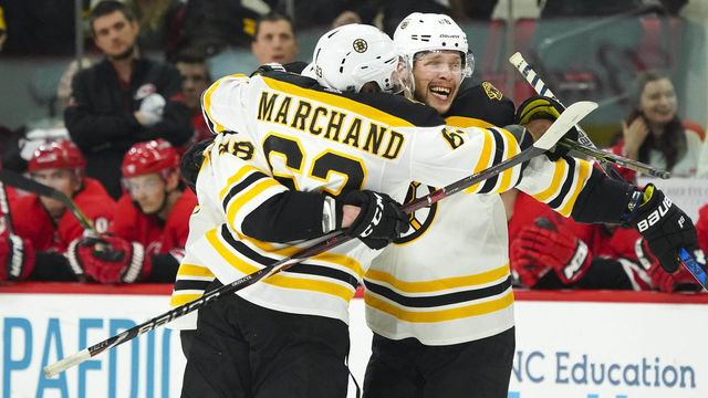 Bruins score 5 in 3rd period to rally from 3-goal deficit vs. Hurricanes