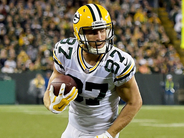 GREEN BAY, WI - SEPTEMBER 28: Jordy Nelson #87 of the Green Bay Packers runs with the ball in the third quarter against the Chicago Bears at Lambeau Field on September 28, 2017 in Green Bay, Wisconsin.