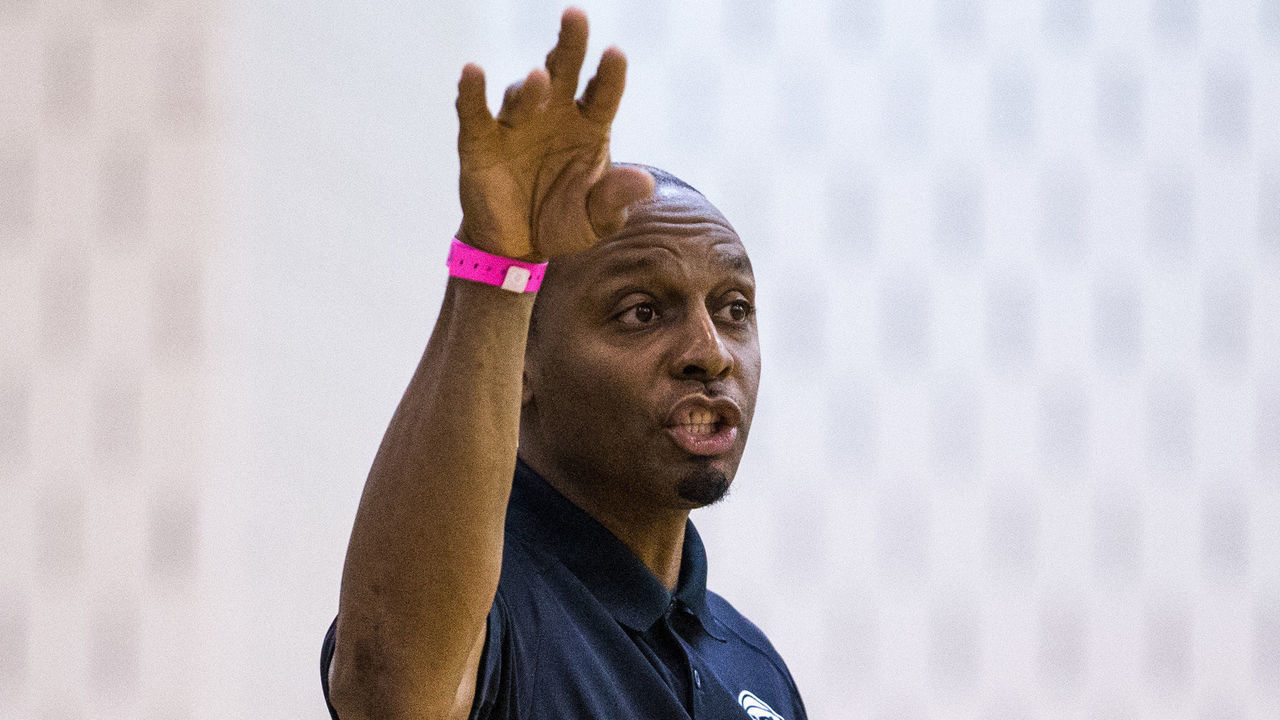 MAPLE GROVE, MN- MAY 23: Former NBA player Anfernee 'Penny' Hardaway calls a play for Team Penny during Session Four of the Nike EYBL on May 23, 2015 at Maple Grove Community Gym in Maple Grove, Minnesota.