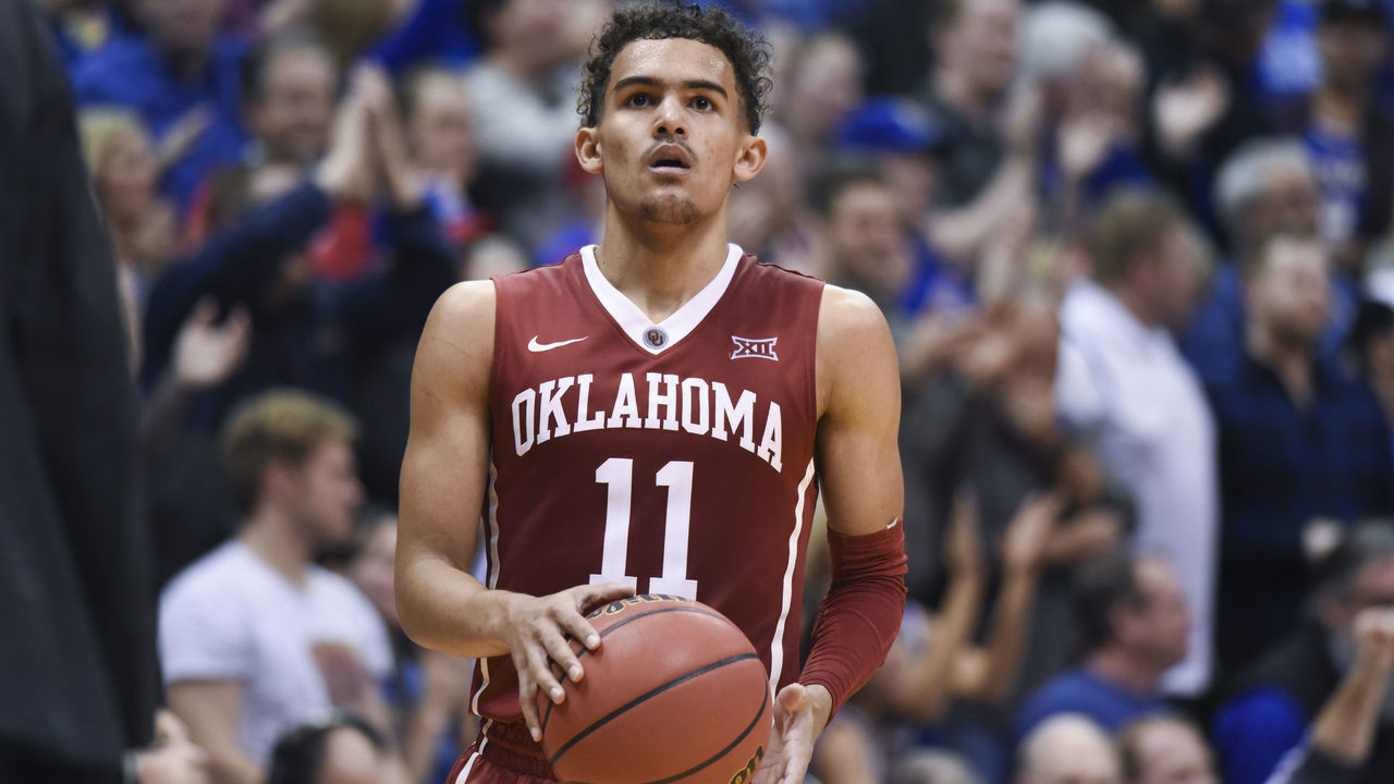 LAWRENCE, KS - FEBRUARY 19: Trae Young #11 of the Oklahoma Sooners in action against the Kansas Jayhawks at Allen Fieldhouse on February 19, 2018 in Lawrence, Kansas.