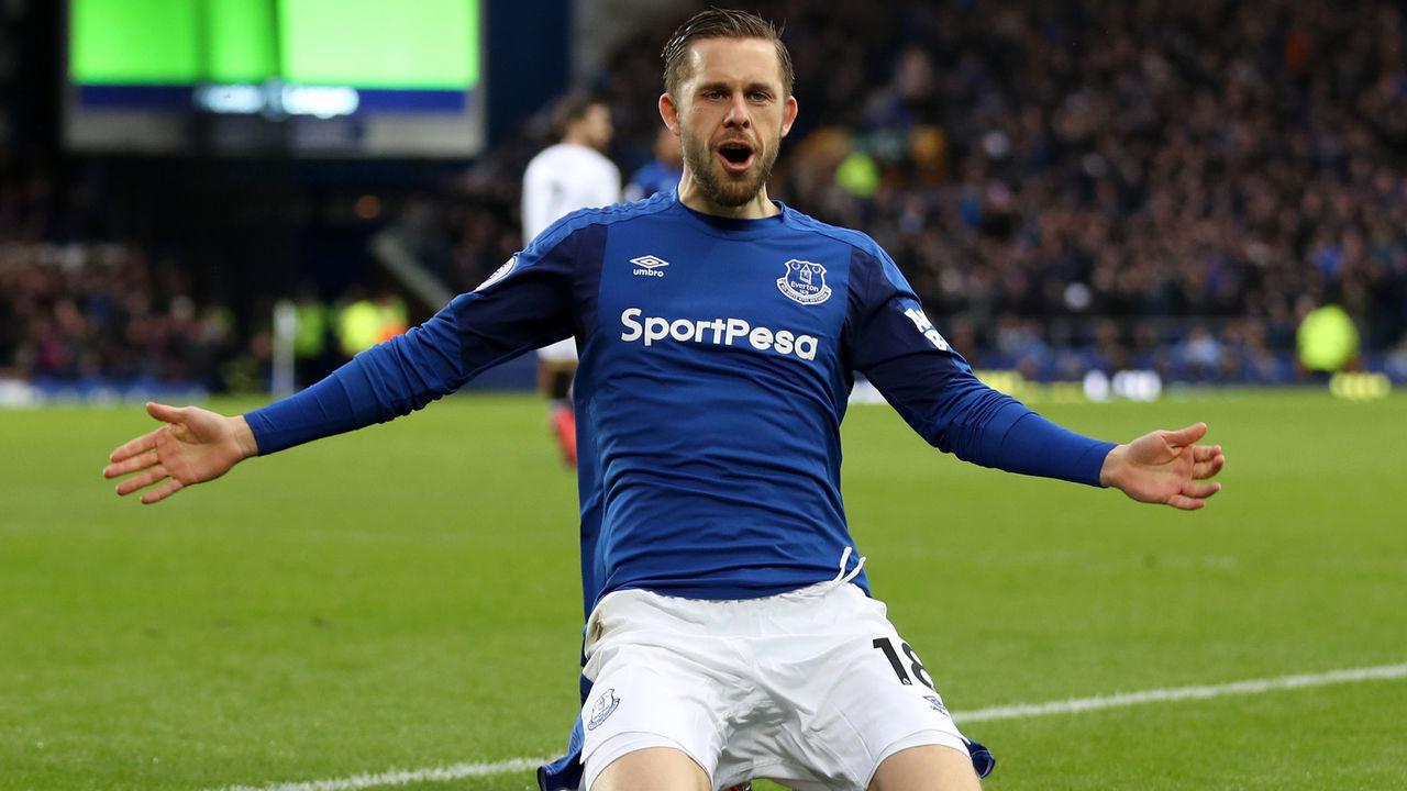 LIVERPOOL, ENGLAND - FEBRUARY 10: Gylfi Sigurdsson of Everton celebrates after scoring his sides first goal during the Premier League match between Everton and Crystal Palace at Goodison Park on February 10, 2018 in Liverpool, England.