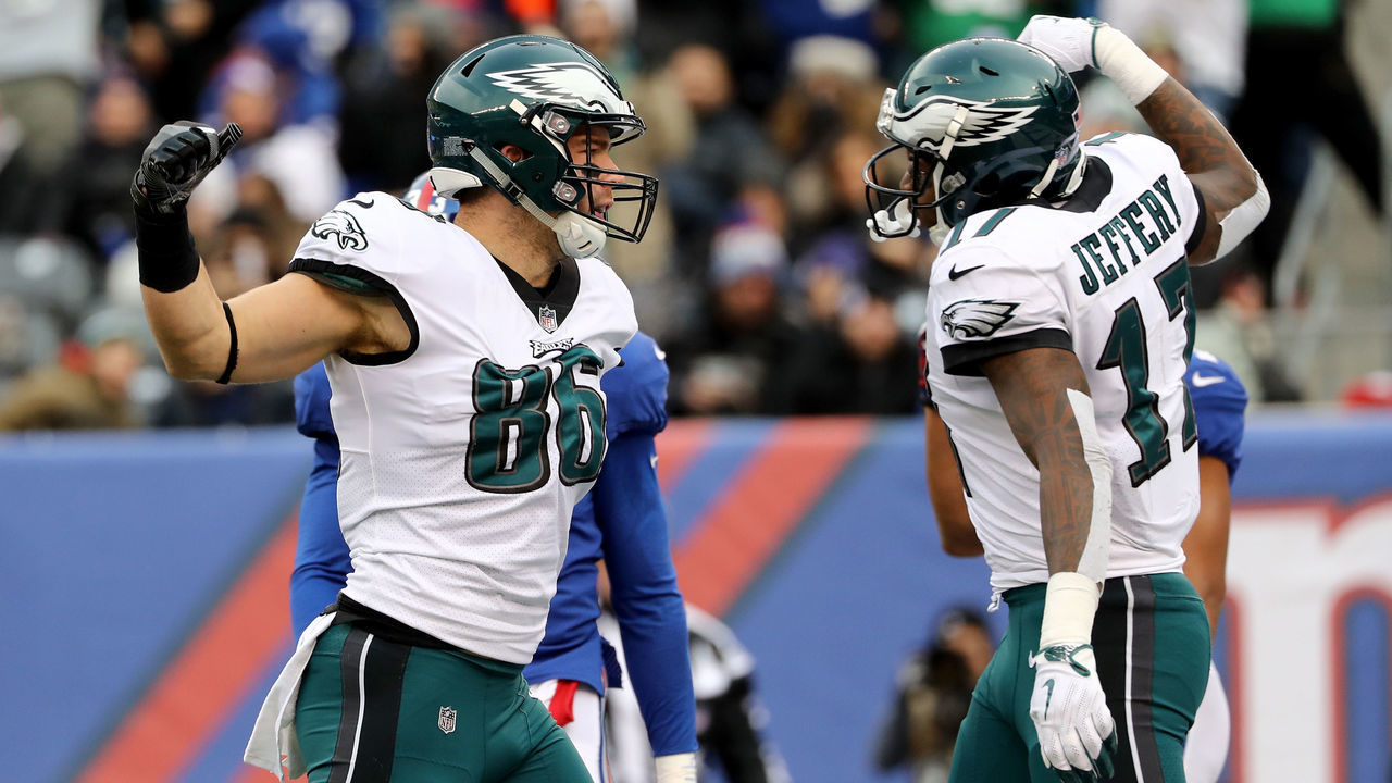 EAST RUTHERFORD, NJ - DECEMBER 17: Zach Ertz #86 of the Philadelphia Eagles celebrates with teammate Alshon Jeffery #17 after scoring a 10 yard touchdown against the New York Giants during the second quarter in the game at MetLife Stadium on December 17, 2017 in East Rutherford, New Jersey.