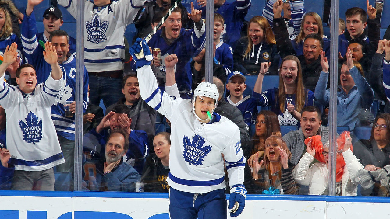 BUFFALO, NY - MARCH 15: James van Riemsdyk #25 of the Toronto Maple Leafs celebrates his first period goal during an NHL game against the Buffalo Sabres on March 15, 2018 at KeyBank Center in Buffalo, New York.
