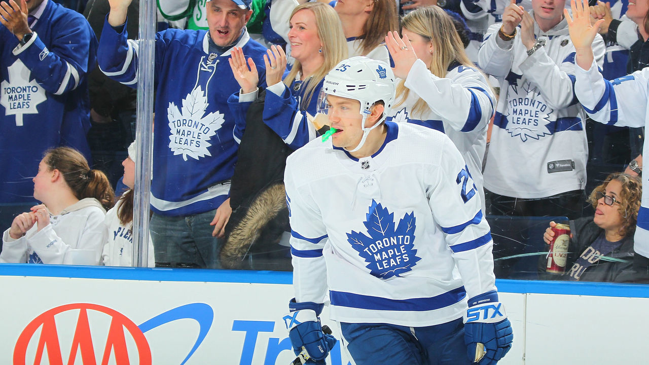 BUFFALO, NY - MARCH 15: James van Riemsdyk #25 of the Toronto Maple Leafs celebrates his second first period goal against the Buffalo Sabres during an NHL game on March 15, 2018 at KeyBank Center in Buffalo, New York.
