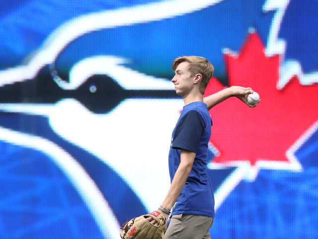 Roy Halladay's son to pitch against Blue Jays on Saturday