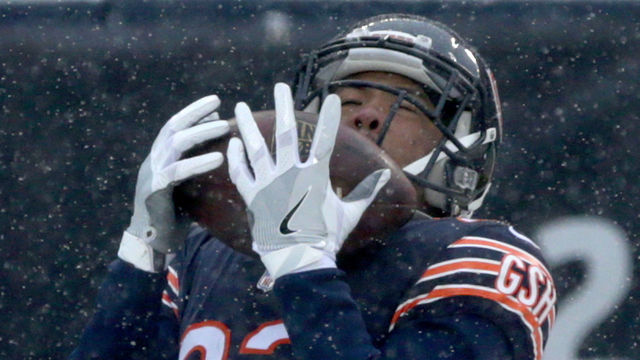 CHICAGO, IL - DECEMBER 24: Kyle Fuller #23 of the Chicago Bears intercepts the football in the second quarter against the Cleveland Browns at Soldier Field on December 24, 2017 in Chicago, Illinois.