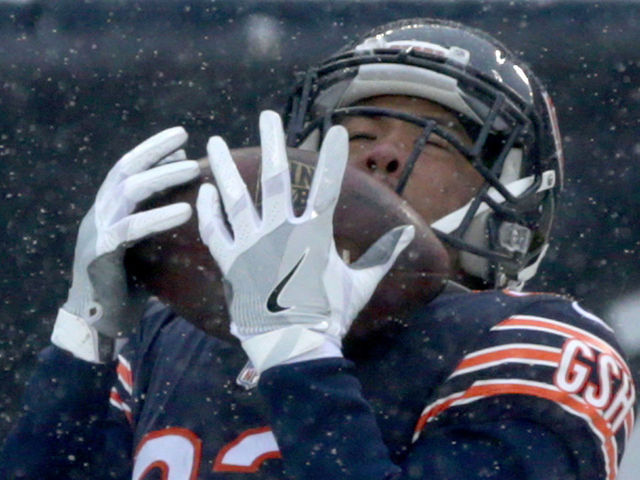 CHICAGO, IL - DECEMBER 24: Kyle Fuller #23 of the Chicago Bears intercepts the football in the second quarter against the Cleveland Browns at Soldier Field on December 24, 2017 in Chicago, Illinois.