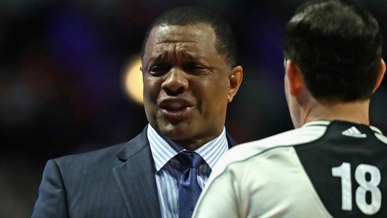 CHICAGO, IL - JANUARY 14: Head coach Alvin Gentry of the New Orleans Pelicans complains about a foul call to referee Matt Boland #18 during a game against the Chicago Bulls at the United Center on January 14, 2017 in Chicago, Illinois. The Bulls defeated the Pelicans 107-99. NOTE TO USER: User expressly acknowledges and agrees that, by downloading and/or using this photograph, user is consenting to the terms and conditions of the Getty Images License Agreement.