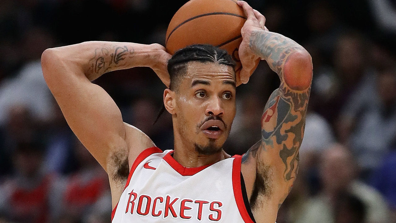 CHICAGO, IL - JANUARY 08: Gerald Green #14 of the Houston Rockets looks to pass against the Chicago Bulls at the United Center on January 8, 2018 in Chicago, Illinois. The Rockets defeated the Bulls 116-107.