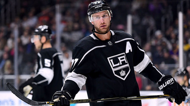 LOS ANGELES, CA - OCTOBER 05: Jeff Carter #77 of the Los Angeles Kings waits for a faceoff during opening night of the Los Angeles Kings 2017-2018 season against the Philadelphia Flyers at Staples Center on October 5, 2017 in Los Angeles, California.