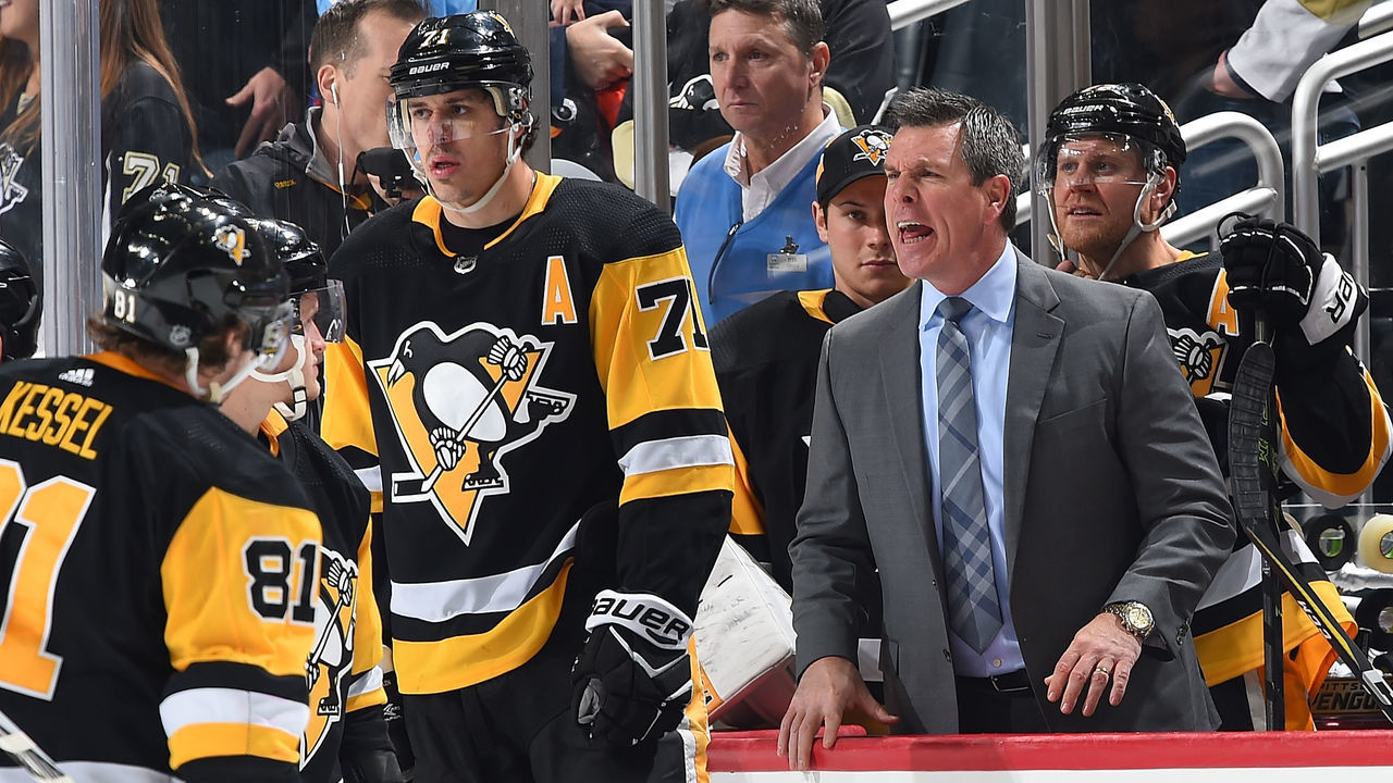 PITTSBURGH, PA - DECEMBER 27: Head coach Mike Sullivan of the Pittsburgh Penguins argues a goaltender interference call during overtime against the Columbus Blue Jackets at PPG Paints Arena on December 27, 2017 in Pittsburgh, Pennsylvania.