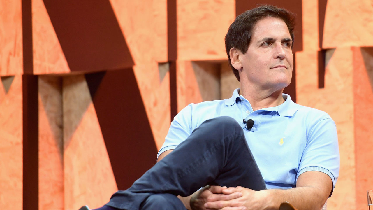 BEVERLY HILLS, CA - OCTOBER 03: Owner of the Dallas Mavericks Mark Cuban speaks onstage during Vanity Fair New Establishment Summit at Wallis Annenberg Center for the Performing Arts on October 3, 2017 in Beverly Hills, California.