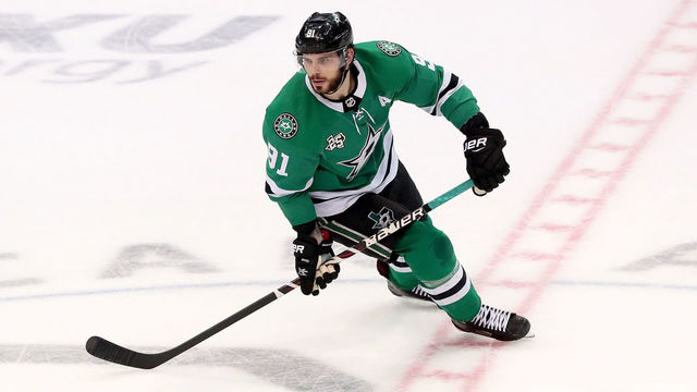DALLAS, TX - DECEMBER 21: Tyler Seguin #91 of the Dallas Stars skates against the Chicago Blackhawks at American Airlines Center on December 21, 2017 in Dallas, Texas.