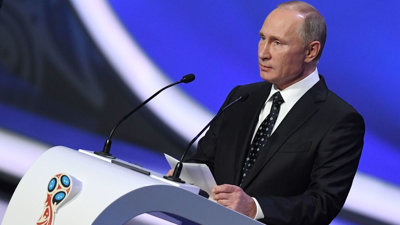 Russian President Vladimir Putin delivers a speech ahead of the 2018 FIFA World Cup football tournament final draw at the State Kremlin Palace in Moscow on December 1, 2017. The 2018 FIFA World Cup will be held between June 14 and July 15, 2018 in 11 Russian cities. / AFP PHOTO / Kirill KUDRYAVTSEV