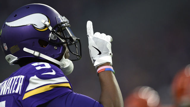 MINNEAPOLIS, MN - DECEMBER 17: Teddy Bridgewater #5 of the Minnesota Vikings takes the field for the first time since the 2015-16 season in the fourth quarter of the game against the Cincinnati Bengals on December 17, 2017 at U.S. Bank Stadium in Minneapolis, Minnesota.