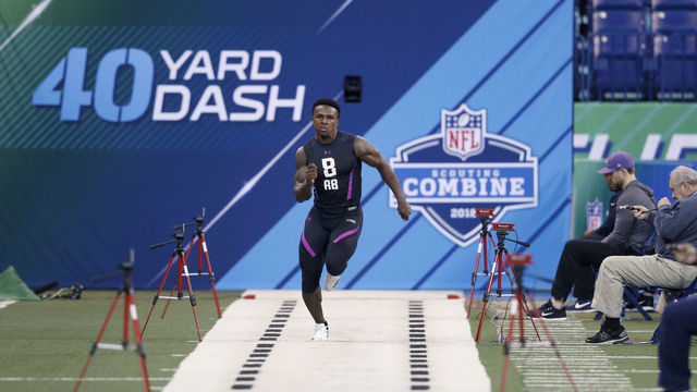 INDIANAPOLIS, IN - MARCH 02: Fordham running back Chase Edmonds runs the 40-yard dash during the 2018 NFL Combine at Lucas Oil Stadium on March 2, 2018 in Indianapolis, Indiana.