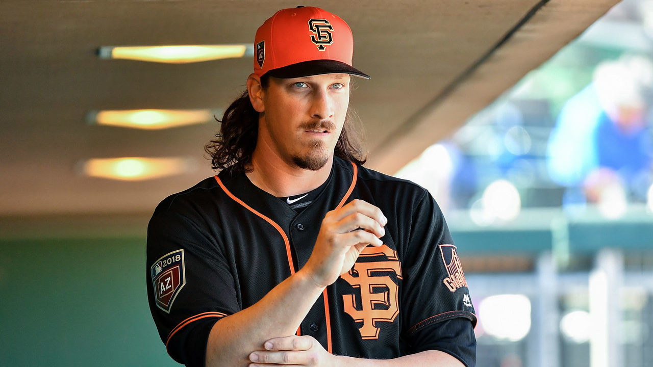 SCOTTSDALE, AZ - MARCH 09: Jeff Samardzija #29 of the San Francisco Giants walks through the dugout prior to the spring training game against the Seattle Mariners at Scottsdale Stadium on March 9, 2018 in Scottsdale, Arizona.