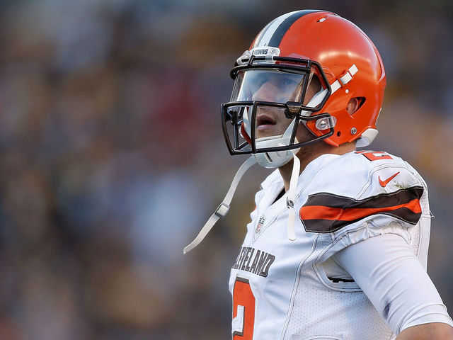 PITTSBURGH, PA - NOVEMBER 15: Johnny Manziel #2 of the Cleveland Browns during the 2nd half of the game against the Pittsburgh Steelers at Heinz Field on November 15, 2015 in Pittsburgh, Pennsylvania.