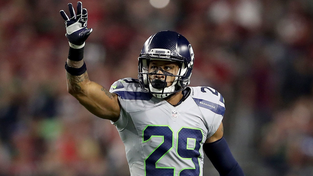 GLENDALE, AZ - OCTOBER 23: Free safety Earl Thomas #29 of the Seattle Seahawks reacts during the NFL game against the Arizona Cardinals at the University of Phoenix Stadium on October 23, 2016 in Glendale, Arizona.