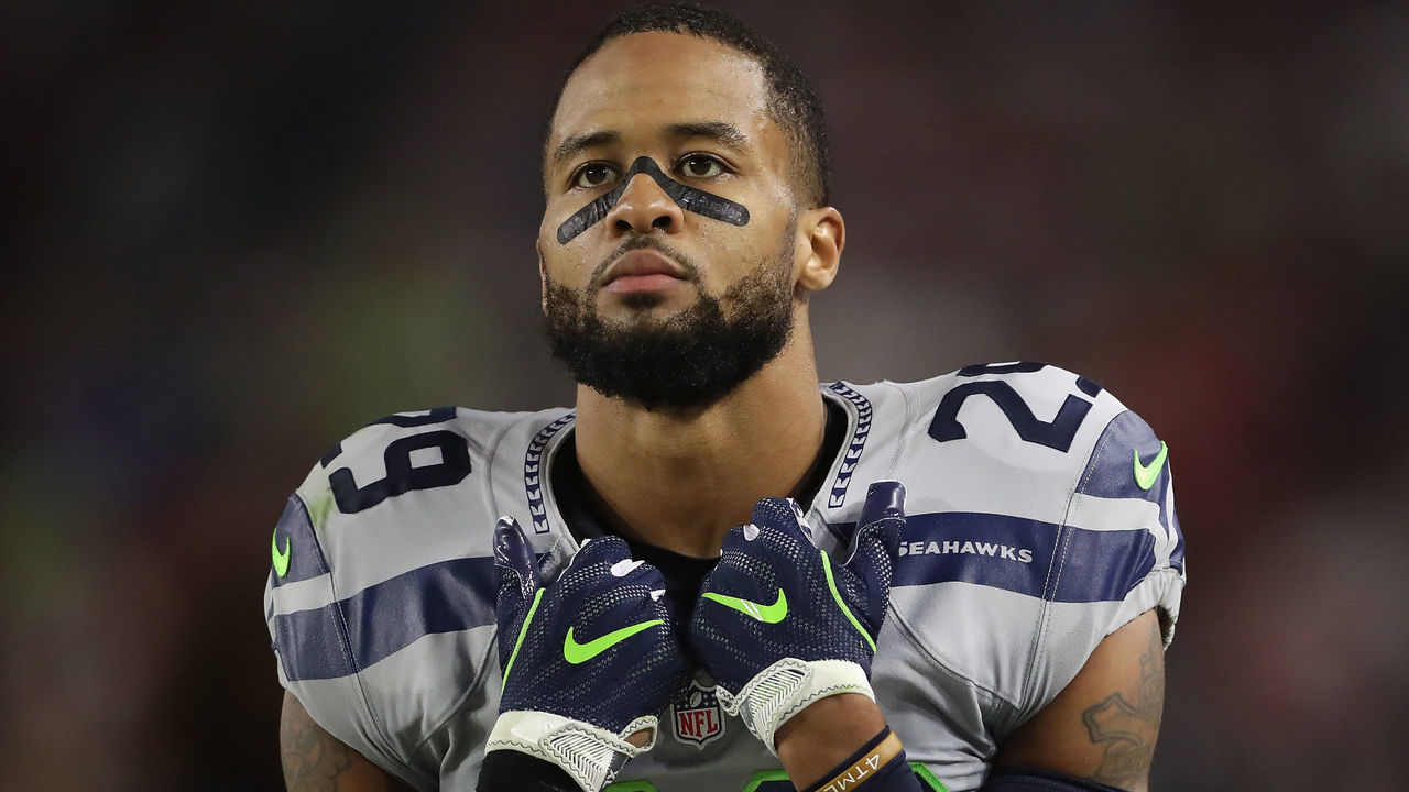 GLENDALE, AZ - OCTOBER 23: Free safety Earl Thomas #29 of the Seattle Seahawks reacts during the first half of the NFL game against the Arizona Cardinals at the University of Phoenix Stadium on October 23, 2016 in Glendale, Arizona.