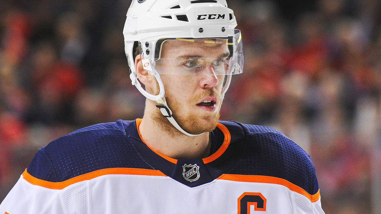 CALGARY, AB - MARCH 13: Connor McDavid #97 of the Edmonton Oilers in action against the Calgary Flames during an NHL game at Scotiabank Saddledome on March 13, 2018 in Calgary, Alberta, Canada. *** Local Caption *** Connor McDavid