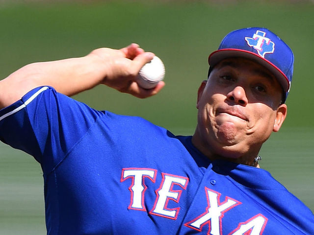 Bartolo Colon, Rangers discussing minor league deal