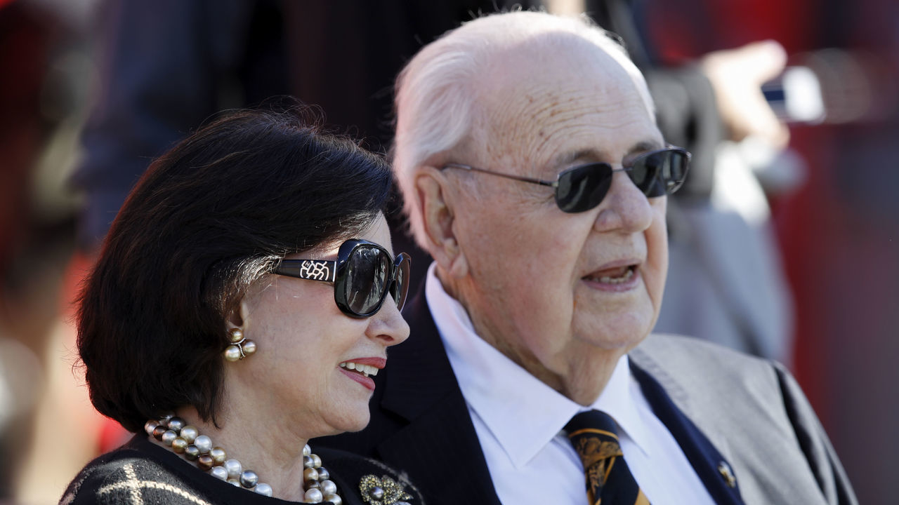 TAMPA, FL - DECEMBER 31: New Orleans Saints owner Tom Benson looks on alongside wife Gayle Benson before a game against the Tampa Bay Buccaneers at Raymond James Stadium on December 31, 2017 in Tampa, Florida. The Buccaneers won 31-24.