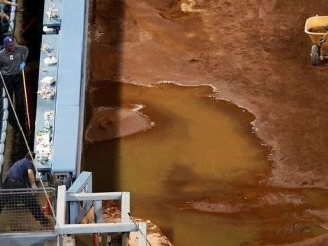 Sewage leak halts Dodgers-Angels spring finale at Dodger Stadium