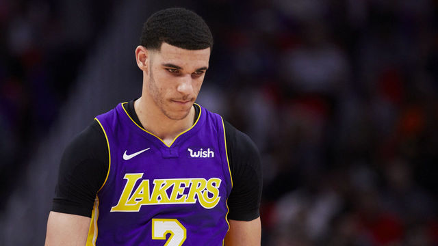 Report: Lakers believe Lonzo's camp leaked knee injury to prevent trade