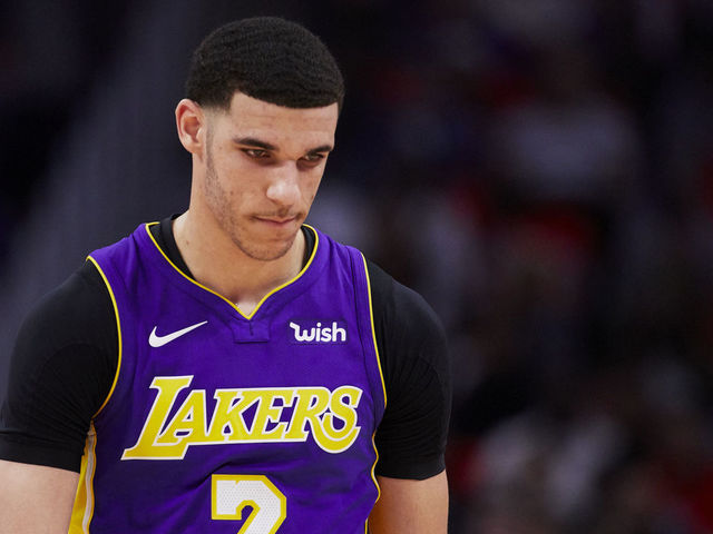 Report: Lakers believe Lonzo's camp leaked knee injury to prevent trade