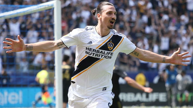 CARSON, CA - MARCH 31: Zlatan Ibrahimovic of Los Angeles Galaxy celebrates after scoring a goal to make it 4-3 during the MLS match between Los Angeles FC and Los Angeles Galaxy at StubHub Center on March 31, 2018 in Carson, California.